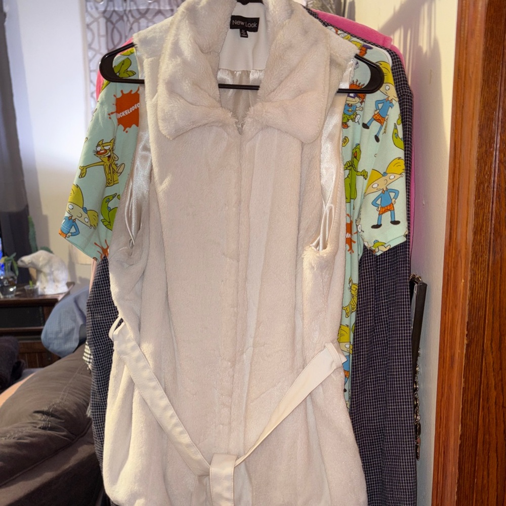 New Look Cream Faux Fur Vest